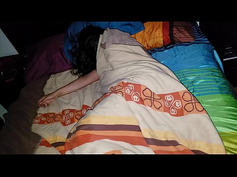 ❤️ Anak tiri berating ibu tiriné enom nalika dheweke turu. ❤ Video porno ing jv.sexafinkarasskaz.ru ❌